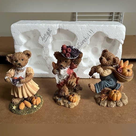 Harvest Bears Figurines 3pc RARE Holiday Decor from Home Interiors and Gifts Co. - Picture 1 of 6